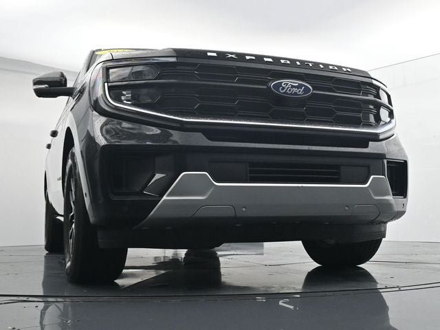 Used 2025 Ford Expedition Platinum AWD/4WD image 32