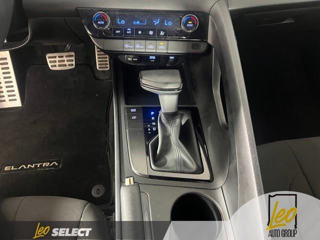 Used 2025 Hyundai Elantra Sport FWD image 19