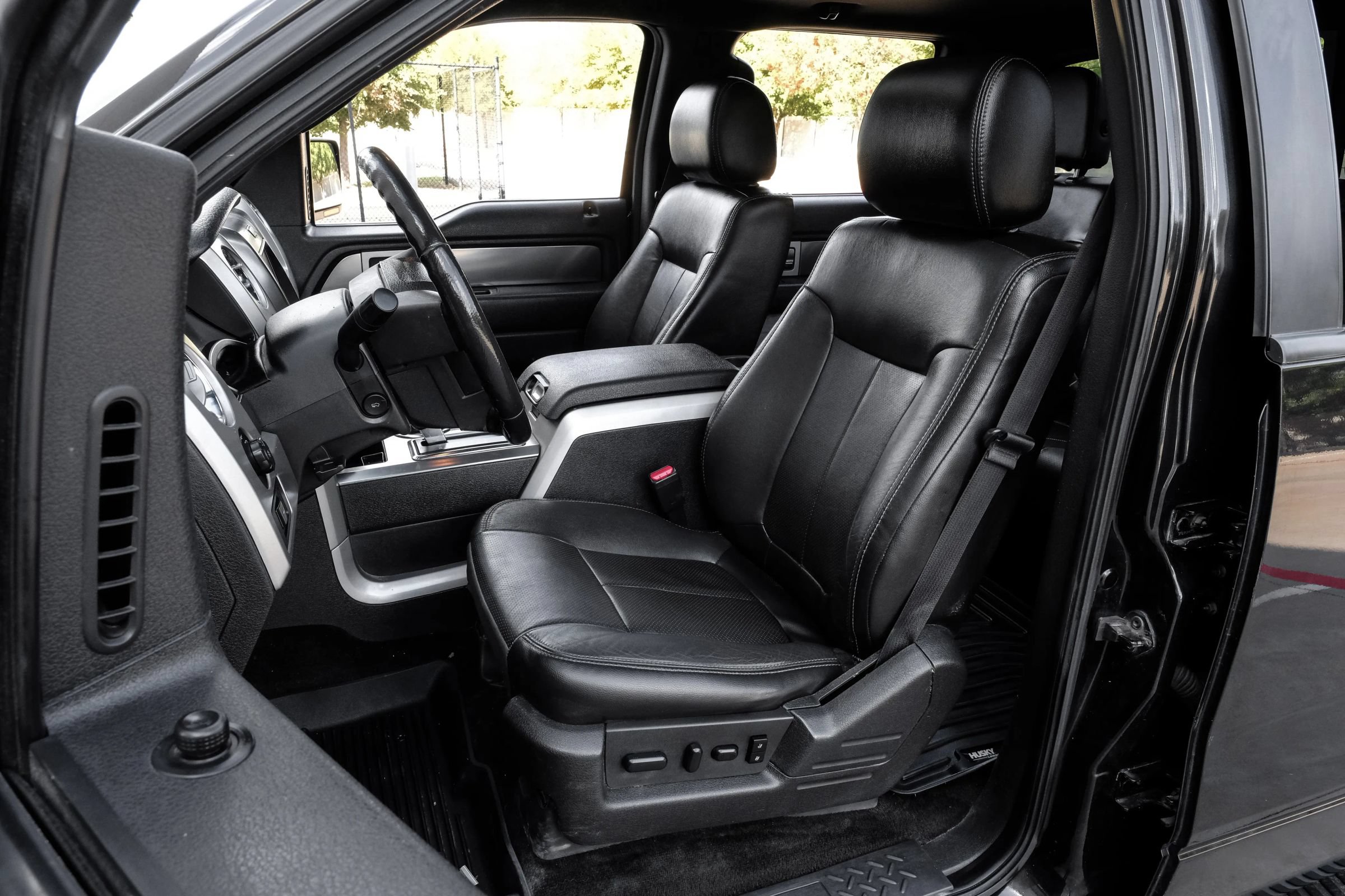 Used 2014 Ford F150 FX4 w/ Equipment Group 402A Luxury AWD/4WD image 35
