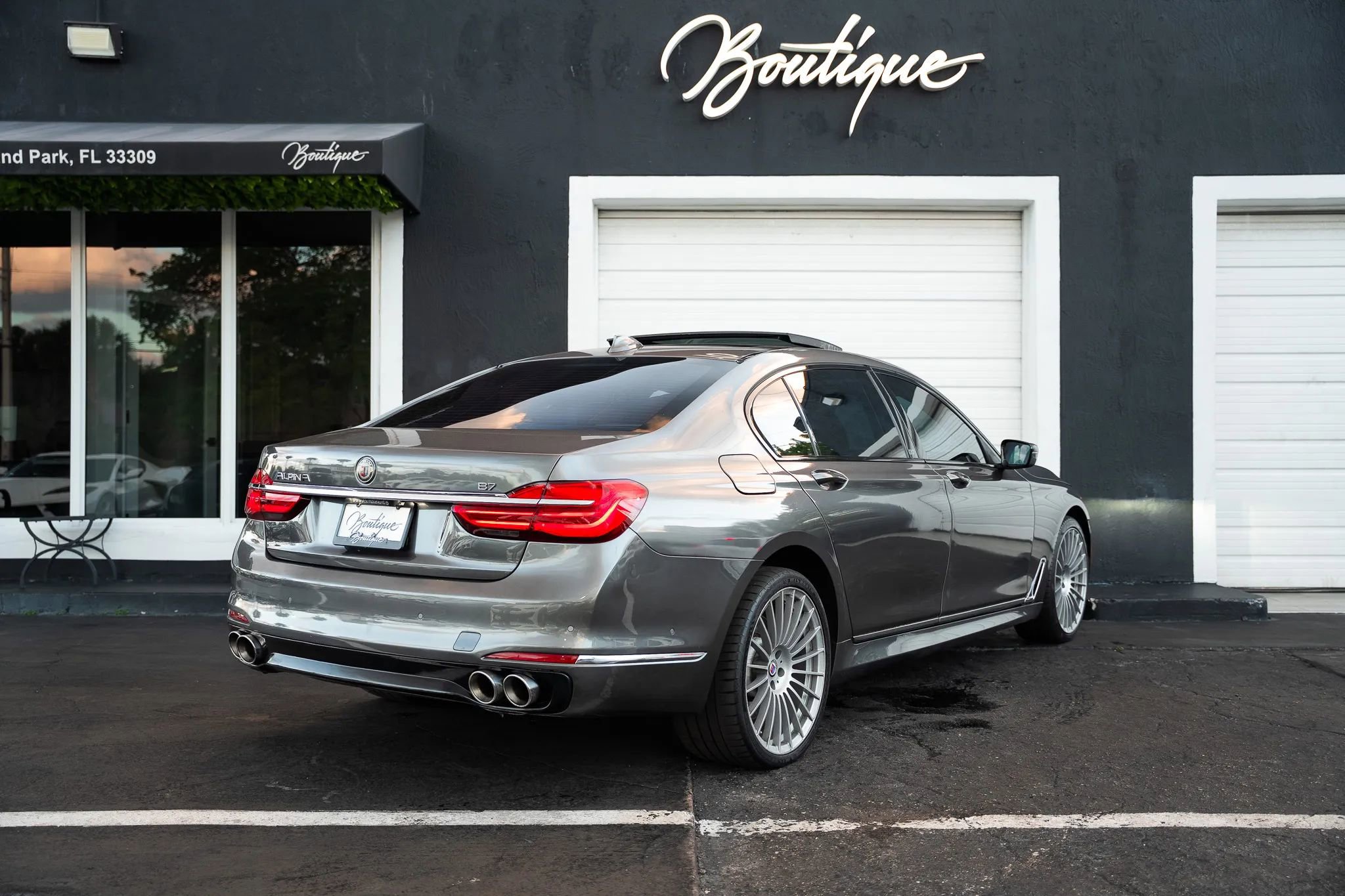 Used 2018 BMW ALPINA B7 xDrive w/ Luxury Rear Seating Package image 6