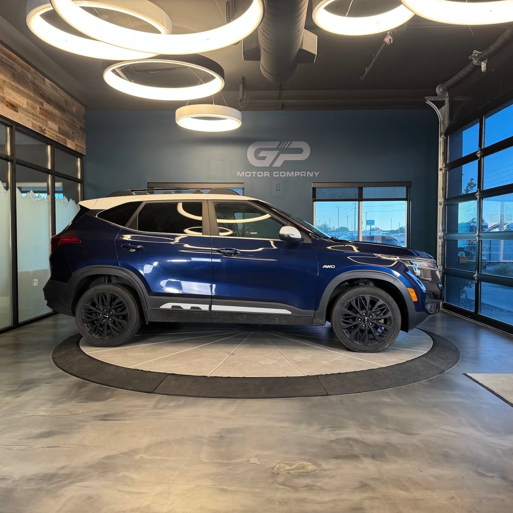 Used 2023 Kia Seltos Nightfall Edition AWD/4WD image 2
