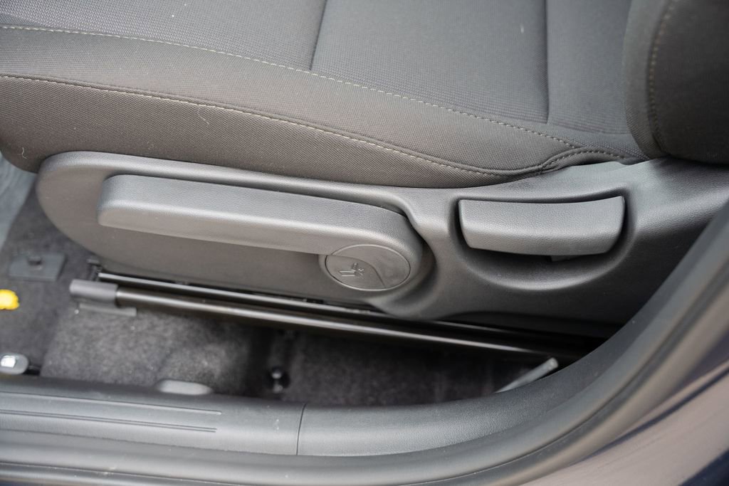 New 2026 Hyundai Kona SE image 17