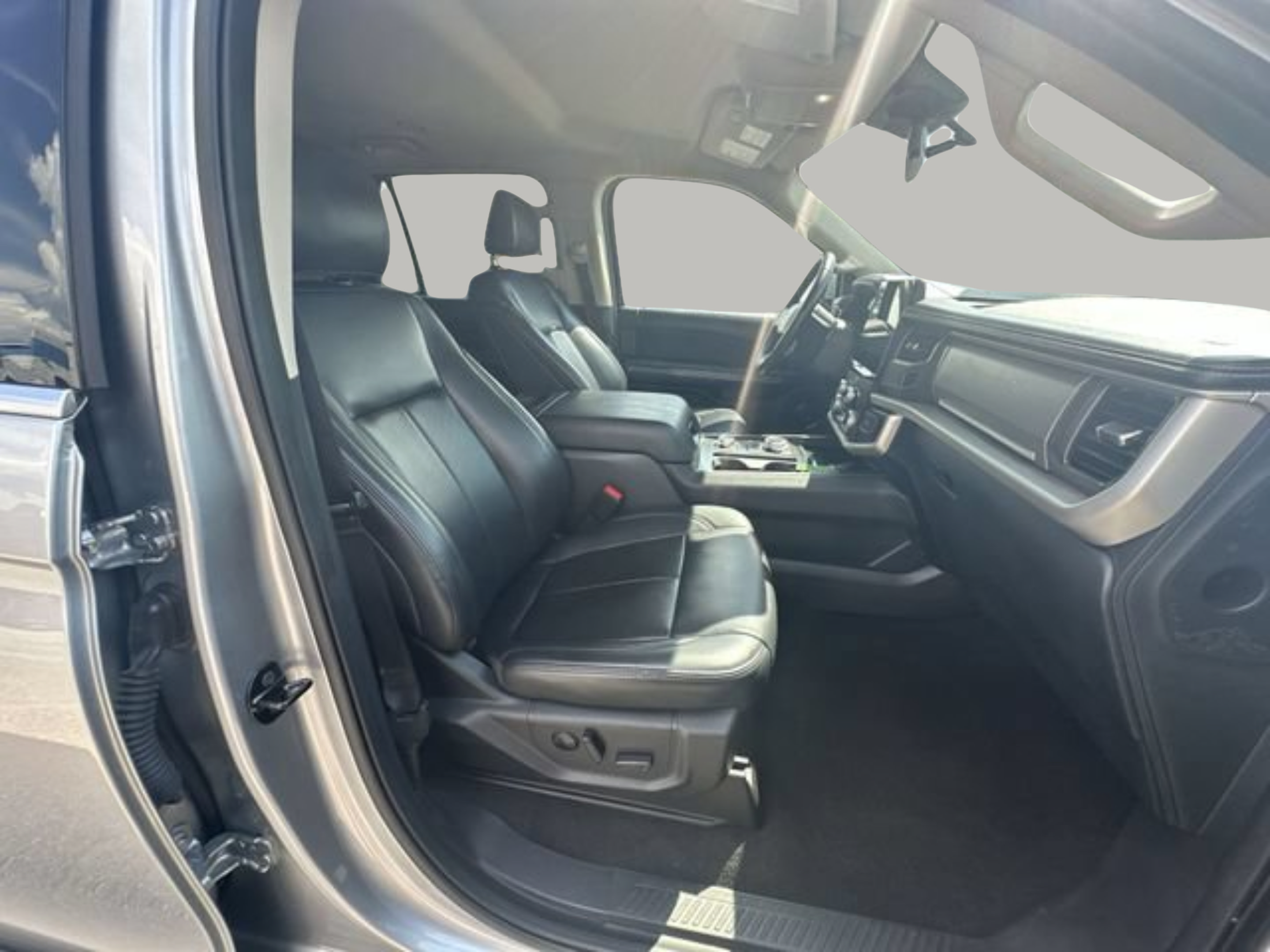 Used 2024 Ford Expedition XLT AWD/4WD image 25