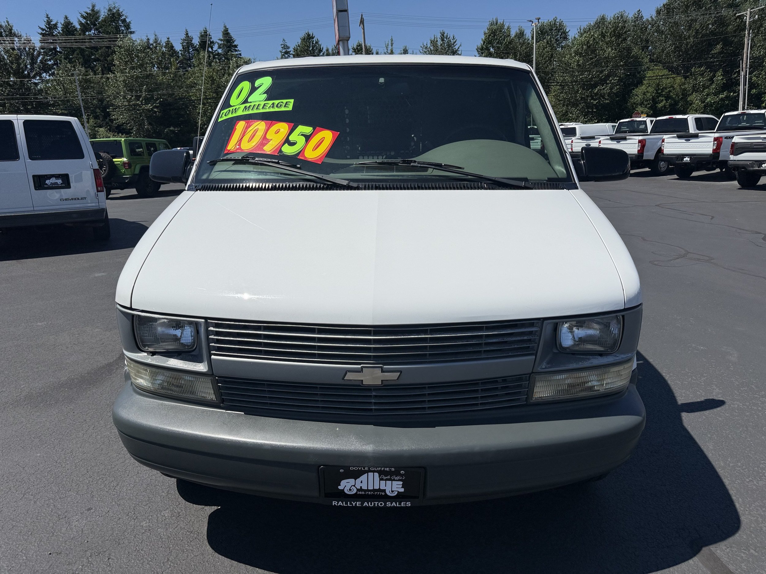 Used 2002 Chevrolet Astro RWD image 3