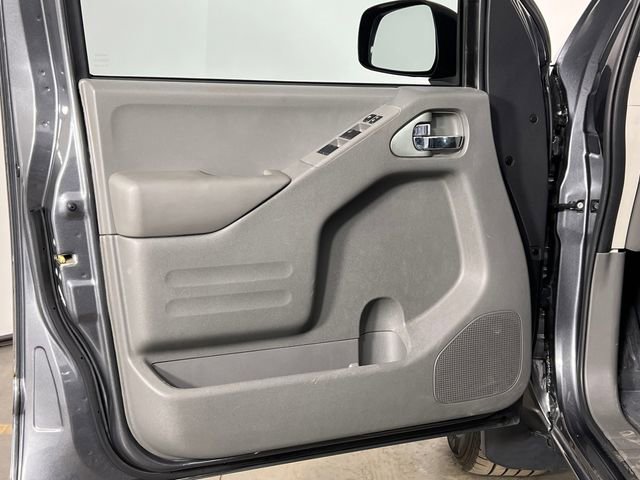 Used 2020 Nissan Frontier SV image 13