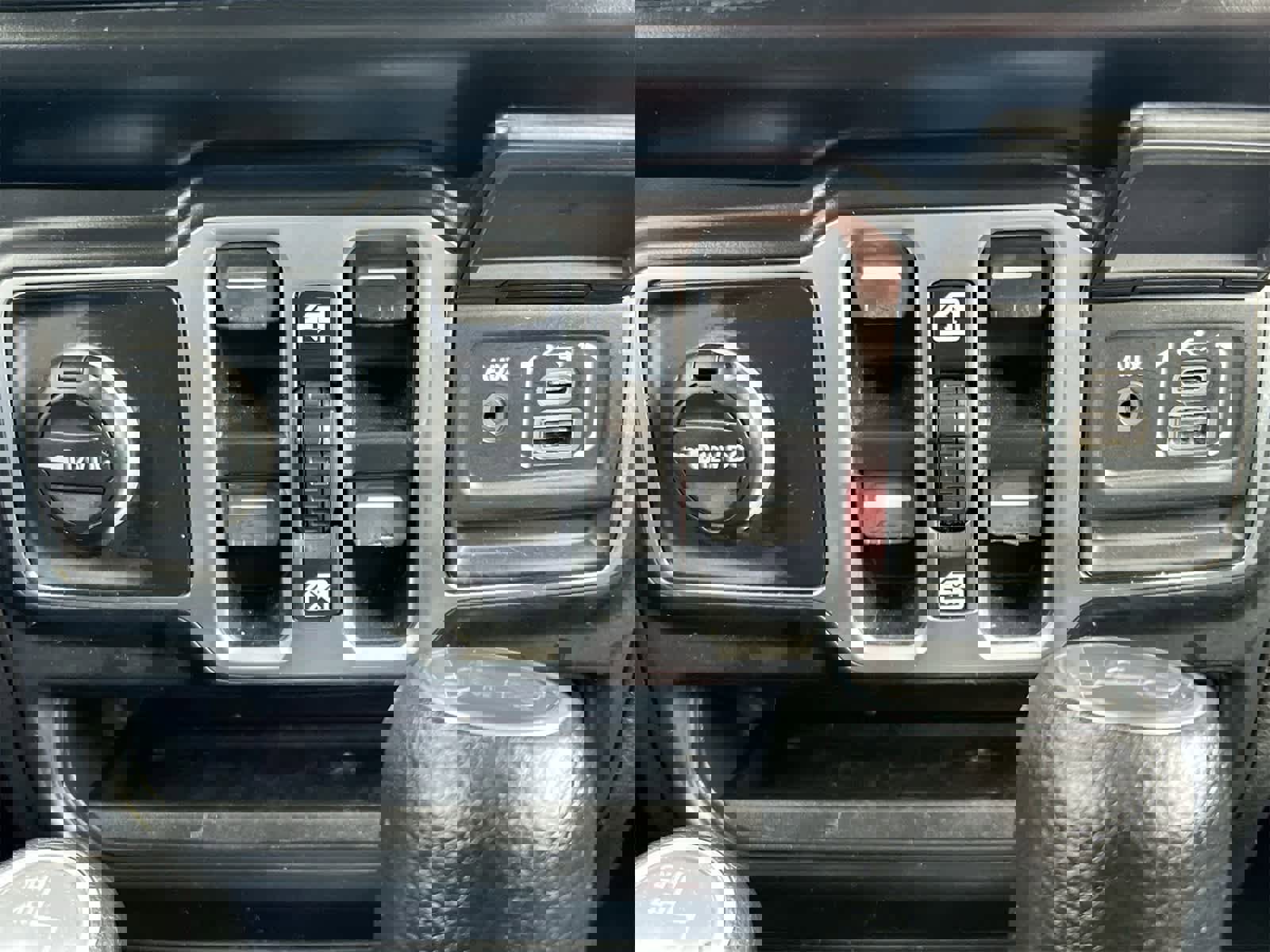 Used 2020 Jeep Wrangler Unlimited Sport S image 31