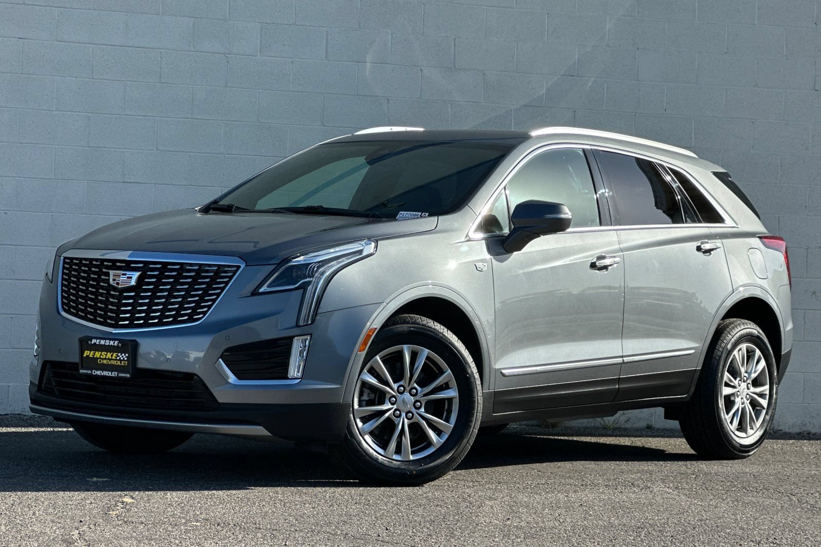 Certified 2022 Cadillac XT5 Premium Luxury FWD image 8