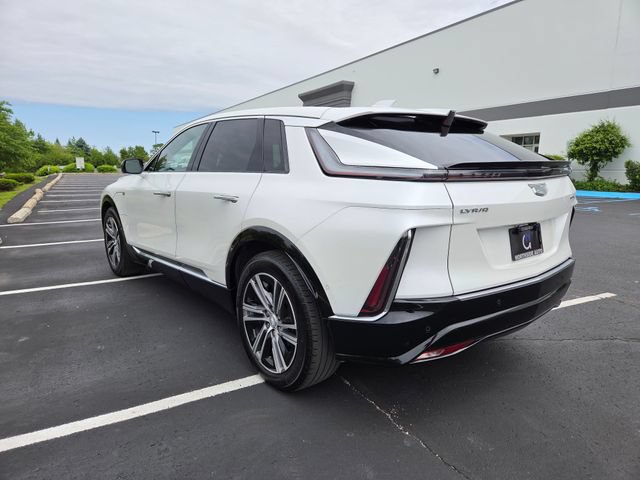 Used 2024 Cadillac Lyriq Luxury AWD/4WD image 9