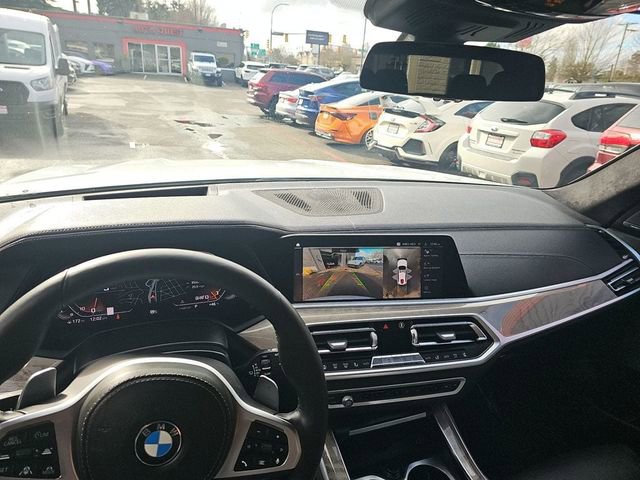Used 2020 BMW X7 M50i image 28