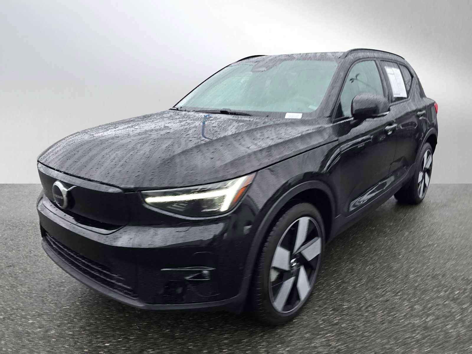 Used 2023 Volvo XC40 Recharge Ultimate w/ Protection Package Premier image 7
