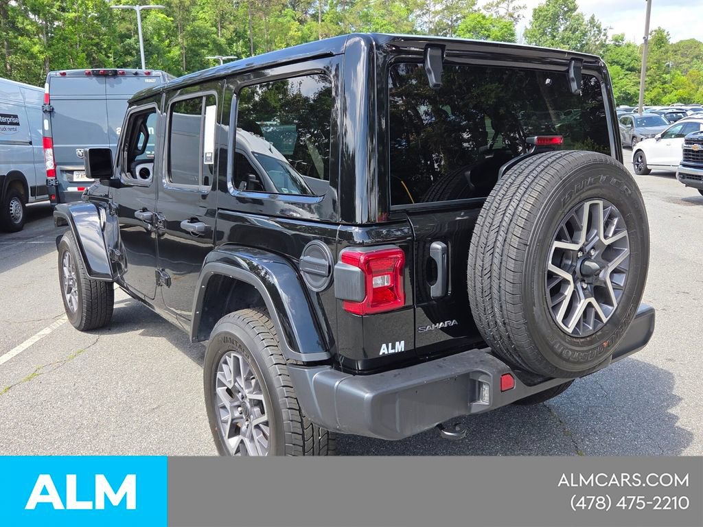 Used 2025 Jeep Wrangler Unlimited Sahara AWD/4WD image 12