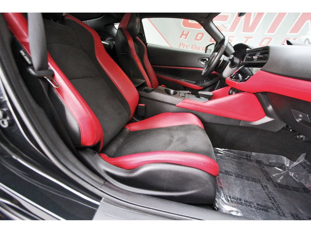 Used 2025 Nissan Z Performance w/ Floor Mat Package RWD image 9
