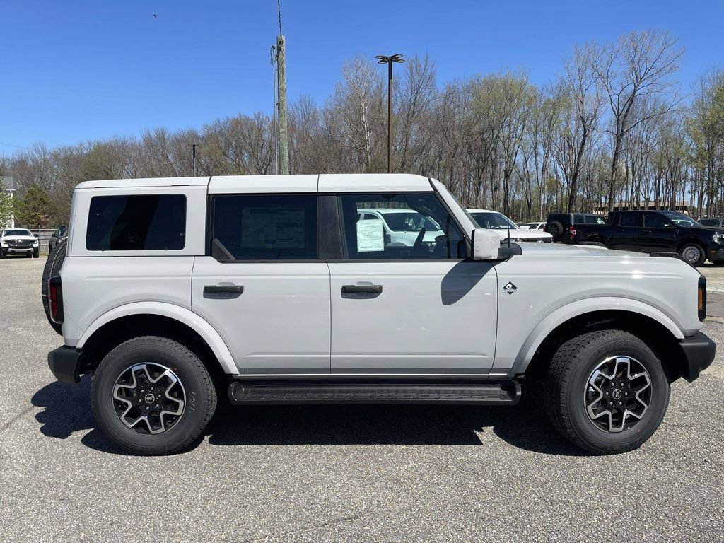 New 2026 Ford Bronco Outer Banks AWD/4WD image 2