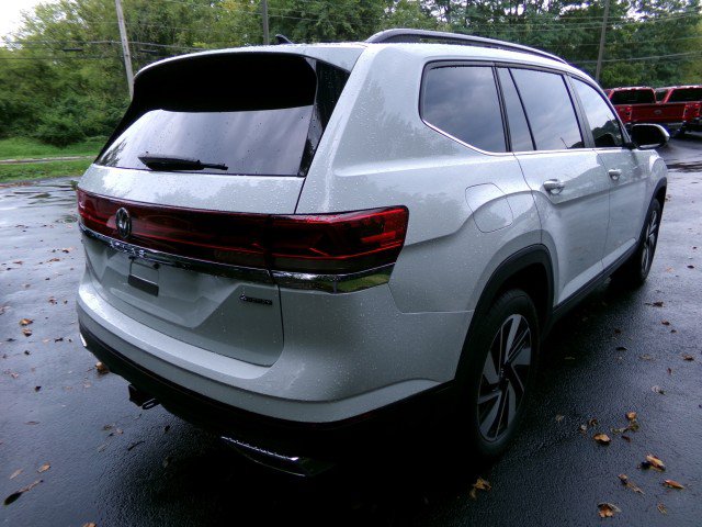 Used 2024 Volkswagen Atlas SE AWD/4WD image 9