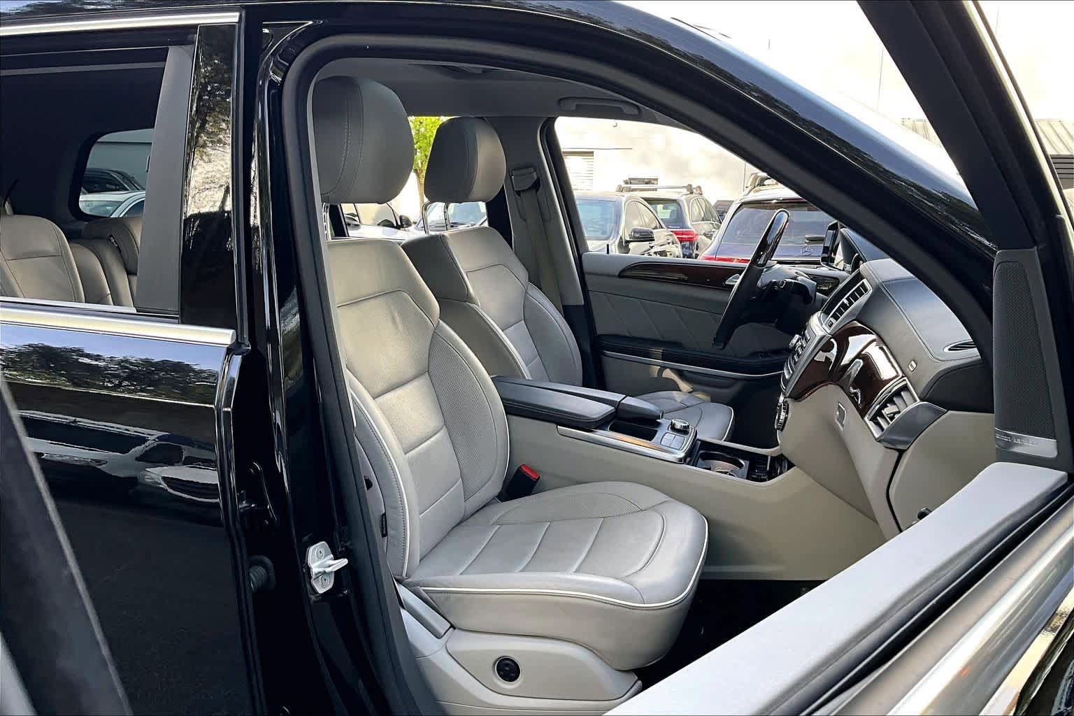 Used 2014 Mercedes-Benz GL 350 BlueTEC 4MATIC image 9