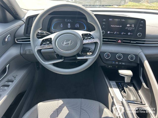 New 2026 Hyundai Elantra SE FWD image 13