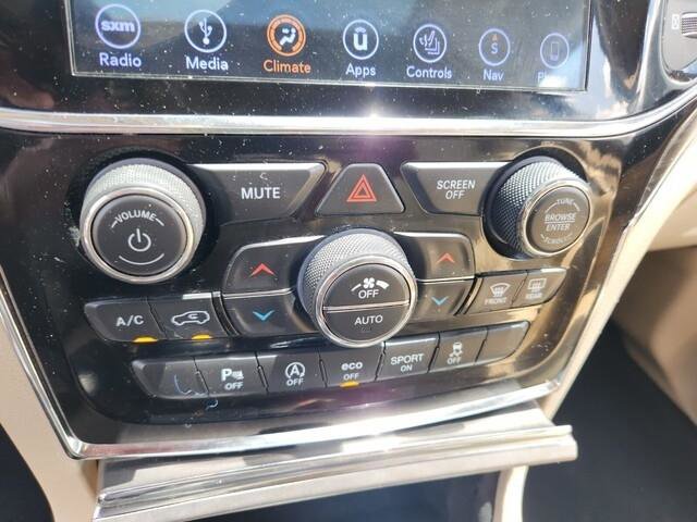 Used 2019 Jeep Grand Cherokee Limited AWD/4WD image 23