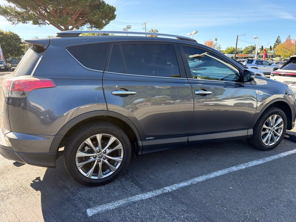 Used 2018 Toyota RAV4 Limited w/ Advanced Technology Package AWD/4WD image 2