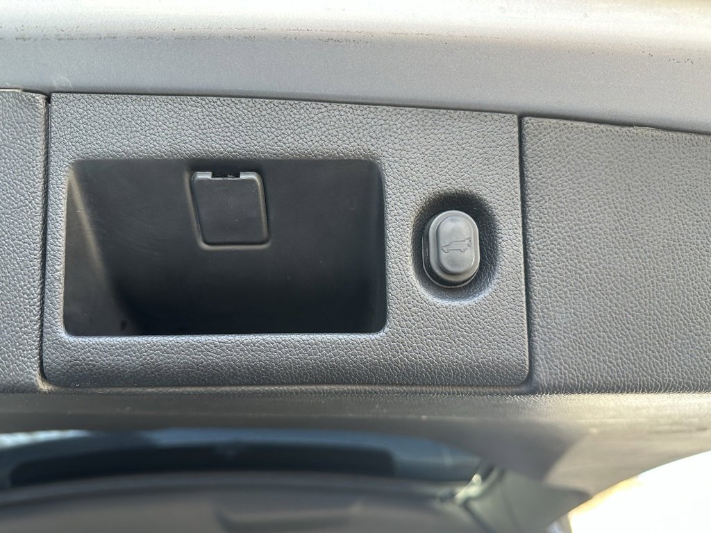 Used 2020 Cadillac Escalade Luxury image 6