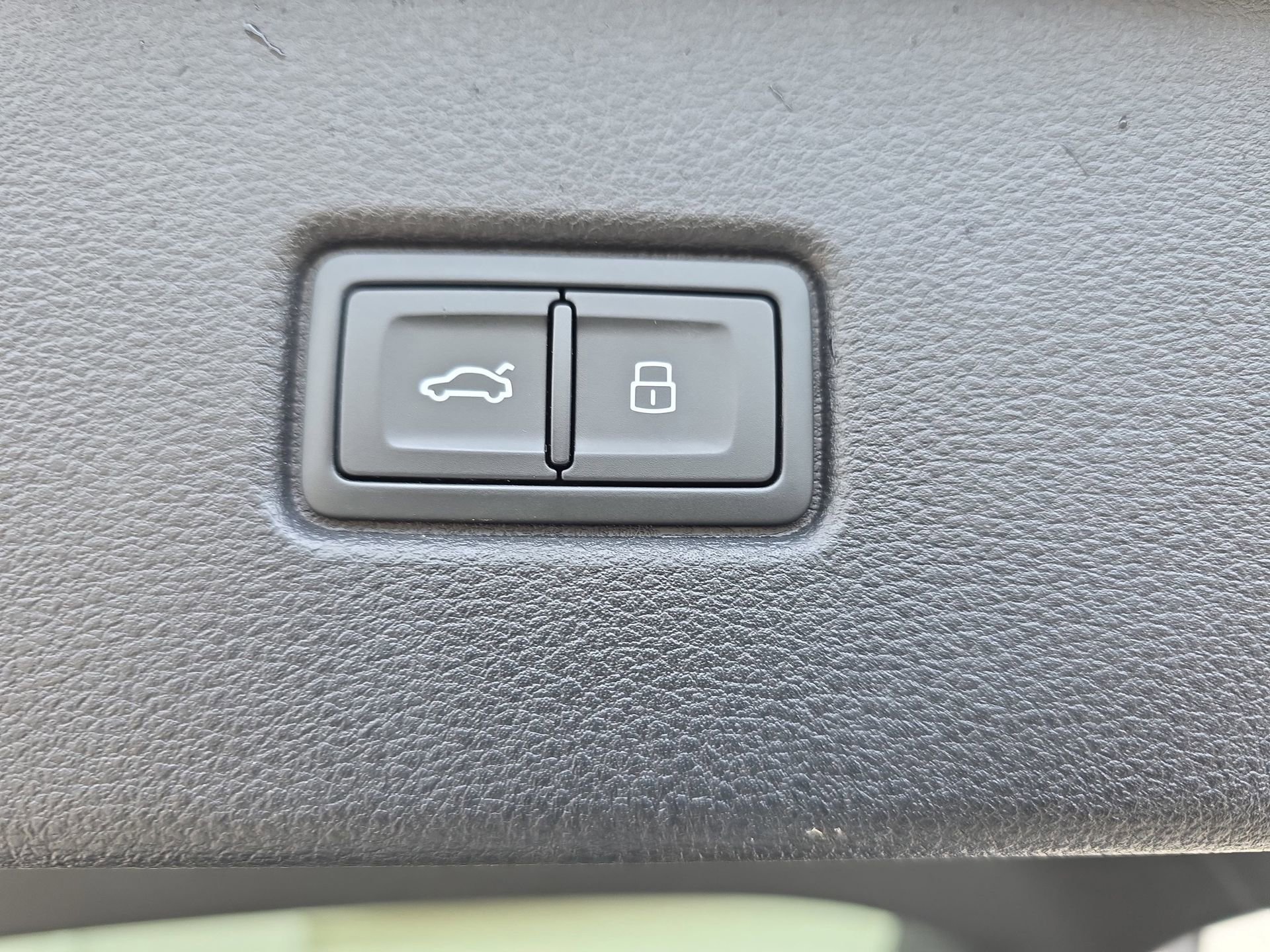 Used 2023 Audi SQ5 Prestige AWD/4WD image 13