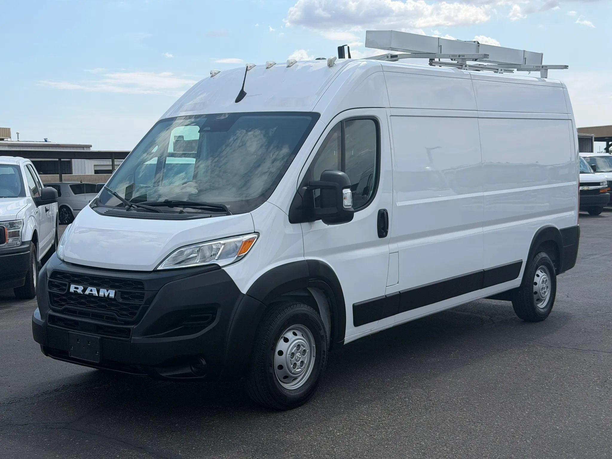 Used 2023 RAM ProMaster 2500 FWD image 1