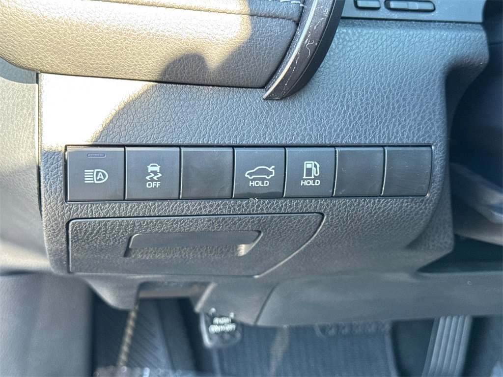 Used 2023 Toyota Camry SE image 28