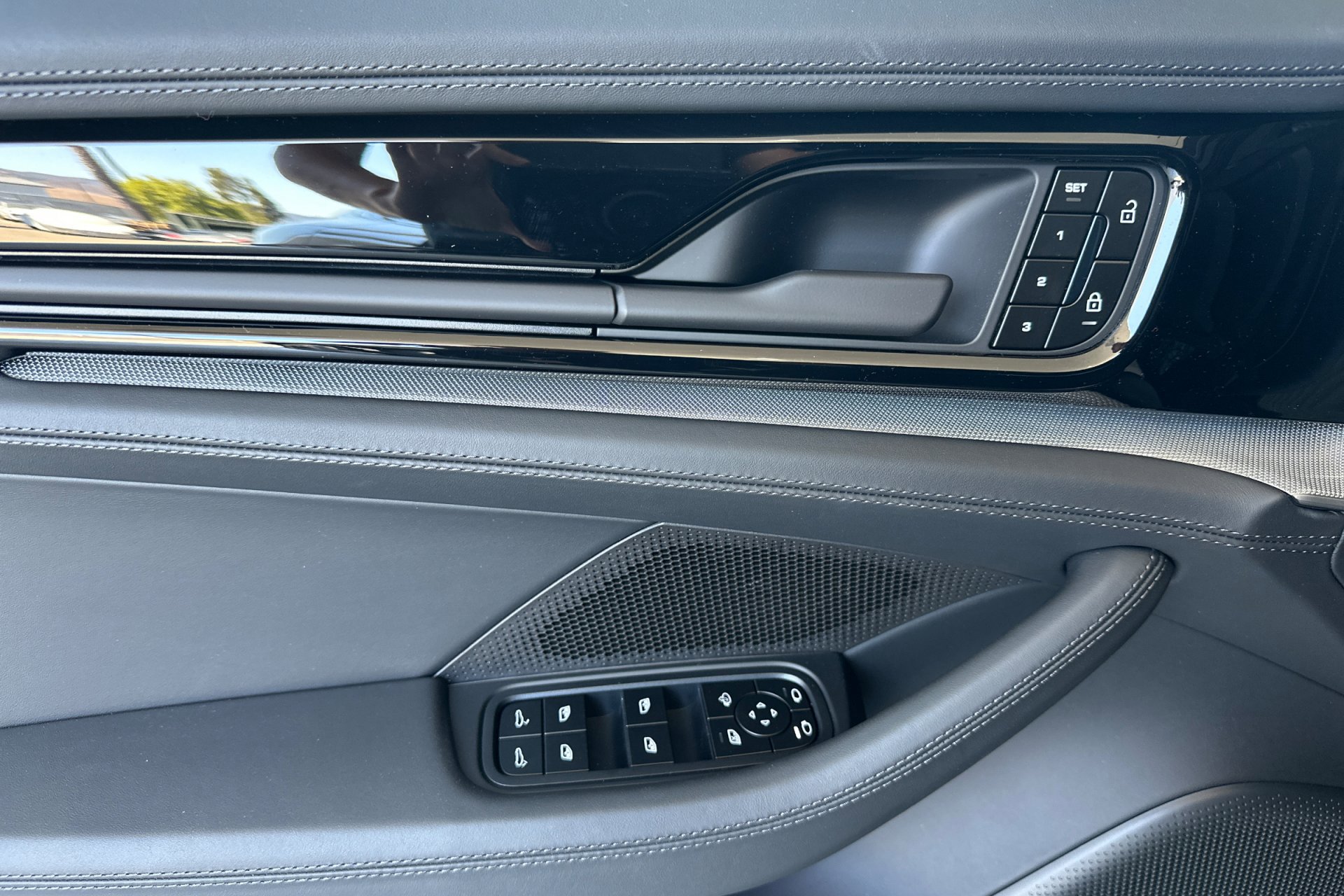 New 2025 Porsche Panamera image 12