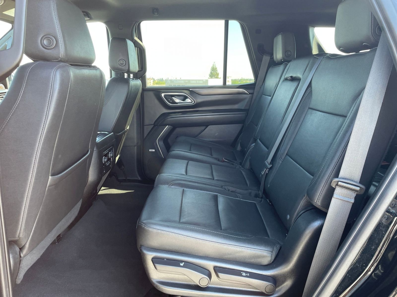 Used 2023 Chevrolet Tahoe LT w/ Luxury Package image 28