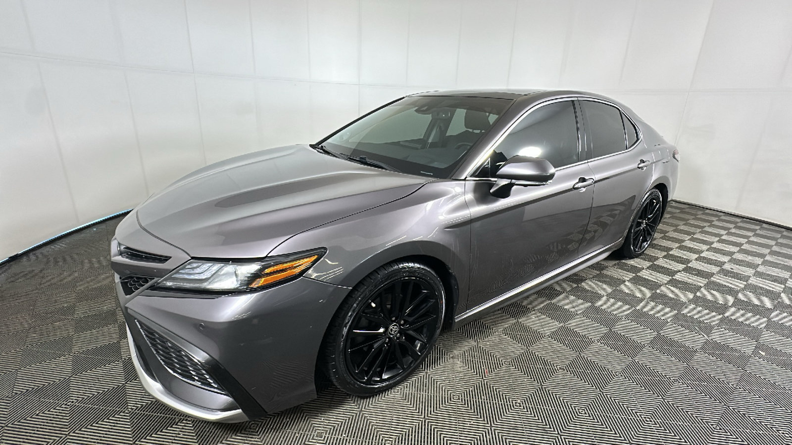Used 2022 Toyota Camry XSE w/ Navigation Package FWD image 8
