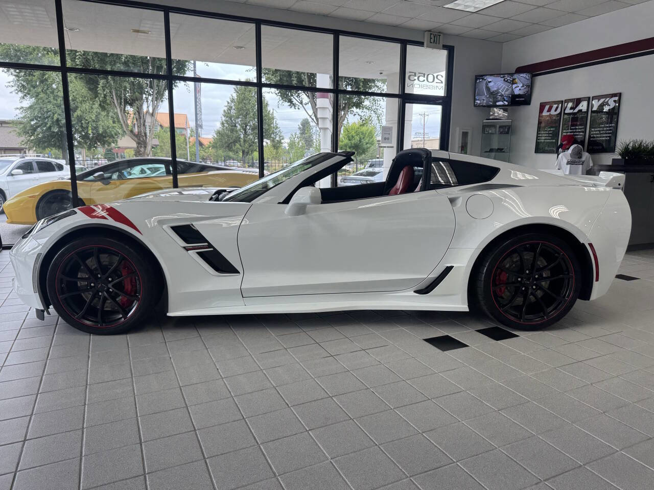 Used 2019 Chevrolet Corvette Grand Sport image 2