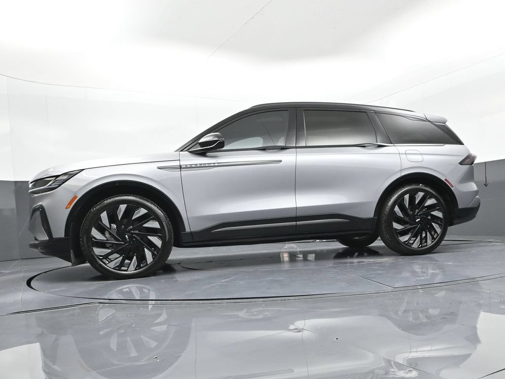 Used 2025 Lincoln Nautilus Reserve AWD/4WD image 38