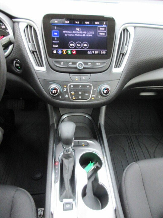 Used 2024 Chevrolet Malibu LT image 18