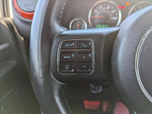Used 2015 Jeep Wrangler Unlimited Sahara w/ Connectivity Group AWD/4WD image 8