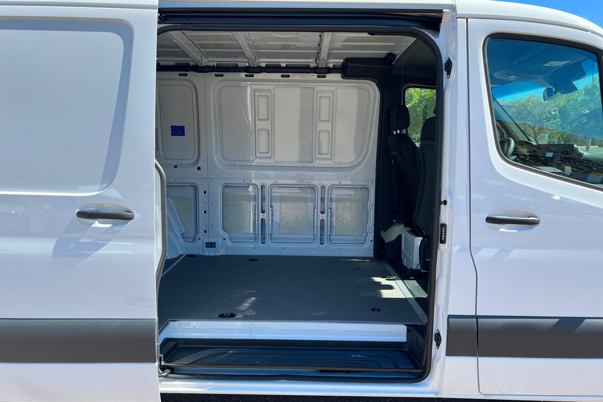 New 2025 Mercedes-Benz Sprinter 2500 image 18