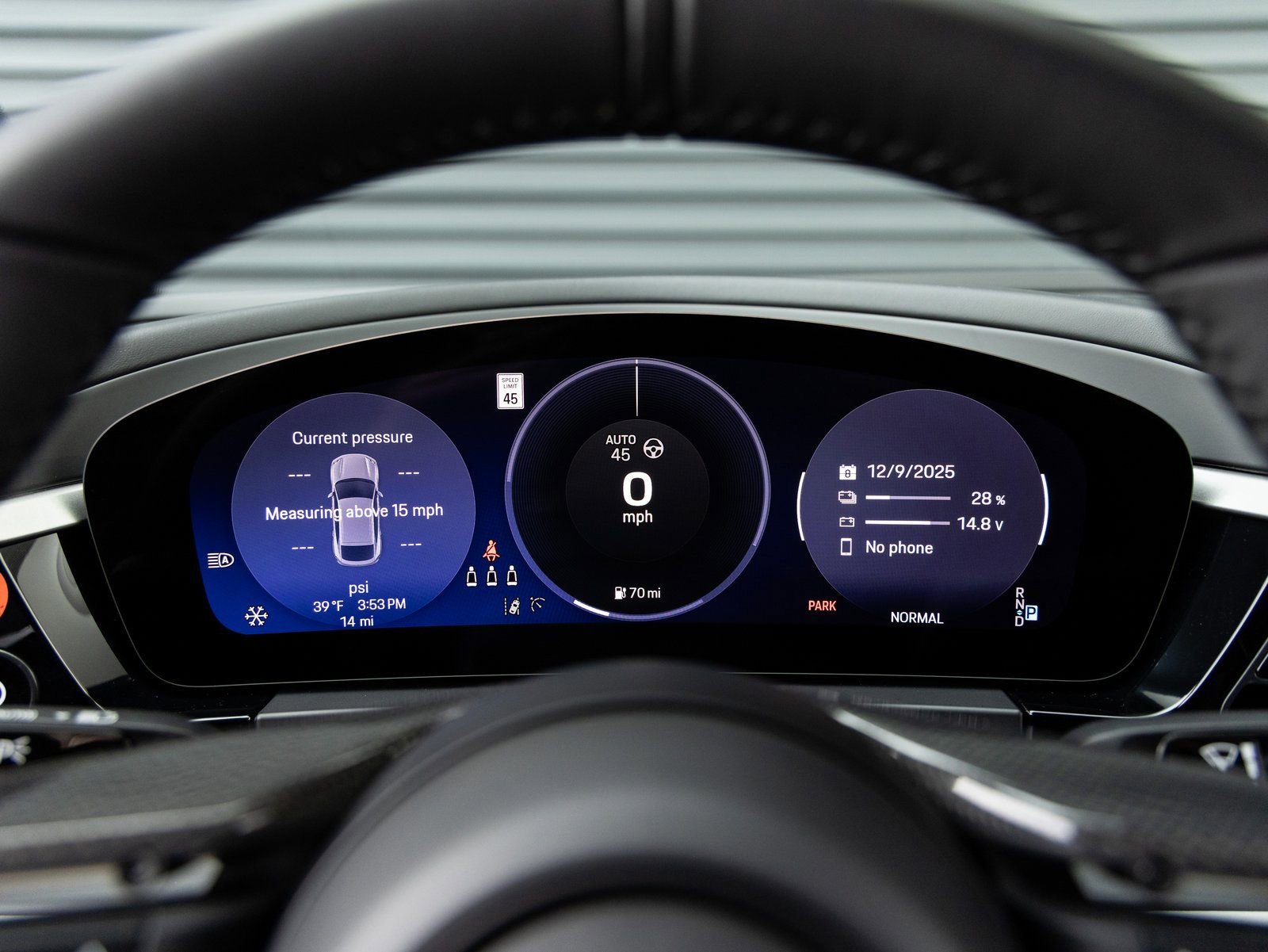 New 2025 Porsche Macan 4S Electric image 13