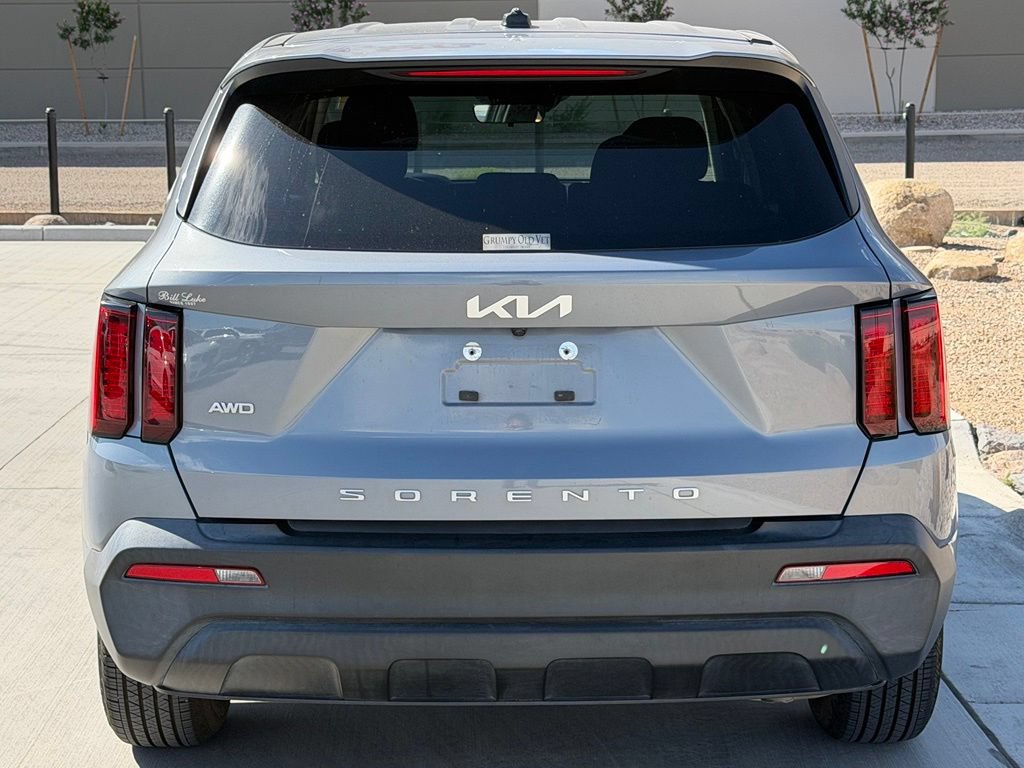 Used 2022 Kia Sorento LX AWD/4WD image 5