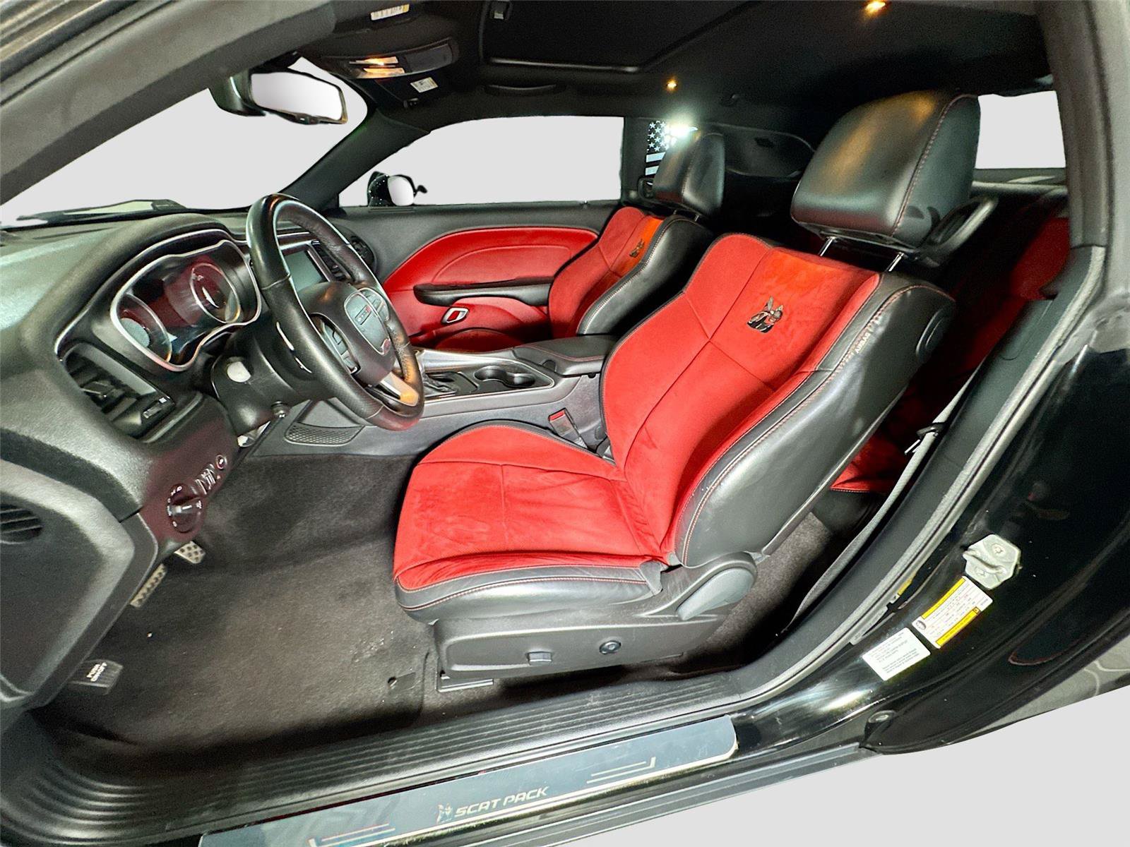 Used 2016 Dodge Challenger R/T Scat Pack RWD image 2