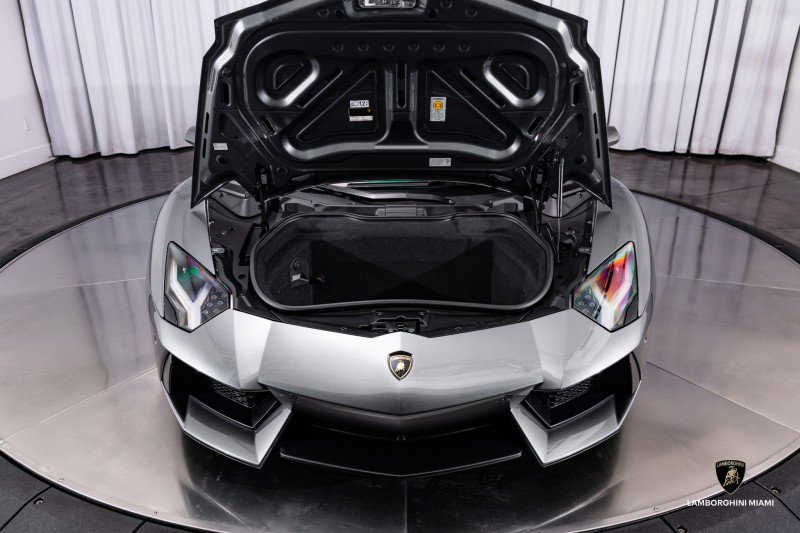 Used 2012 Lamborghini Aventador LP 700-4 image 6