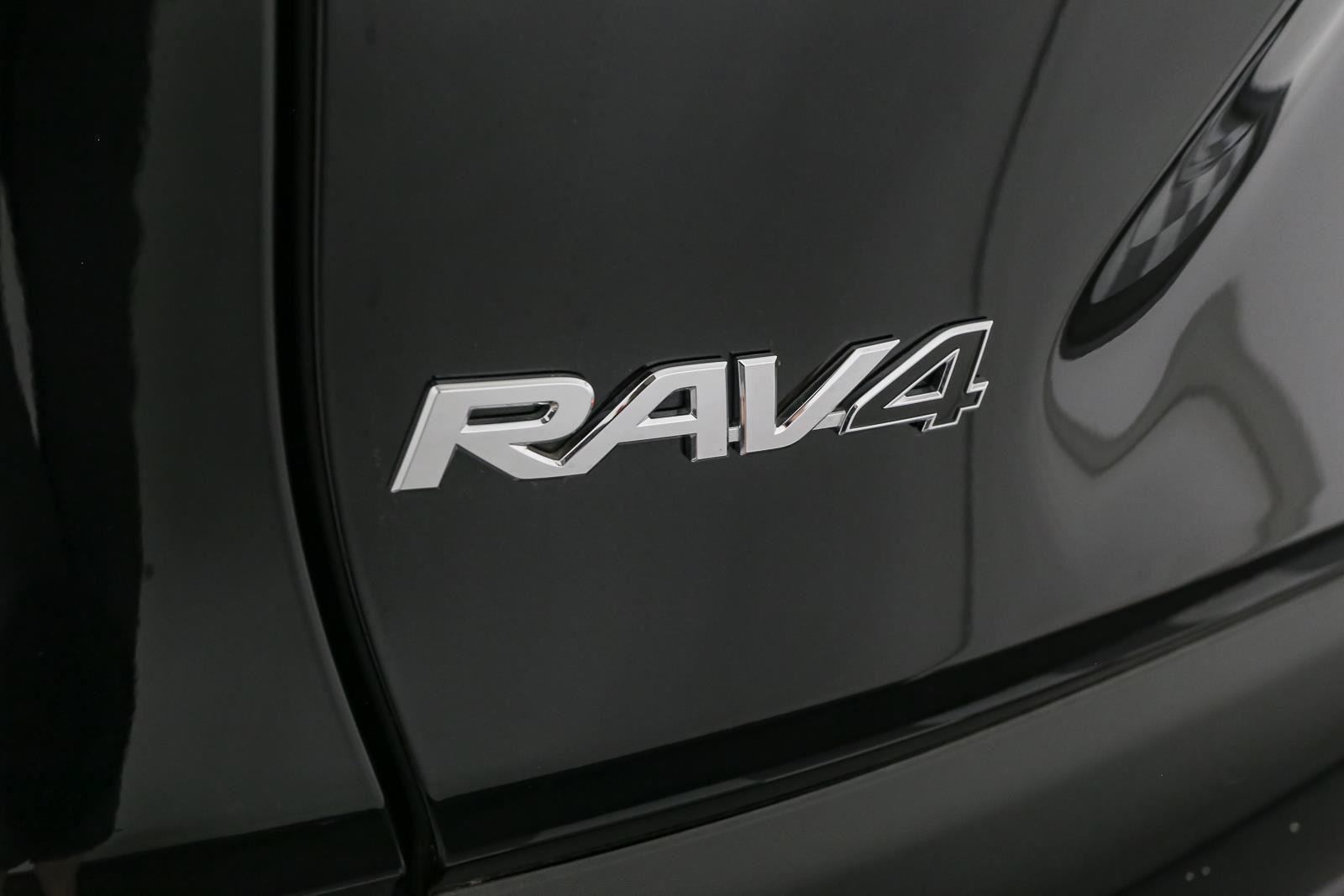 Used 2023 Toyota RAV4 XLE w/ Convenience Package AWD/4WD image 10