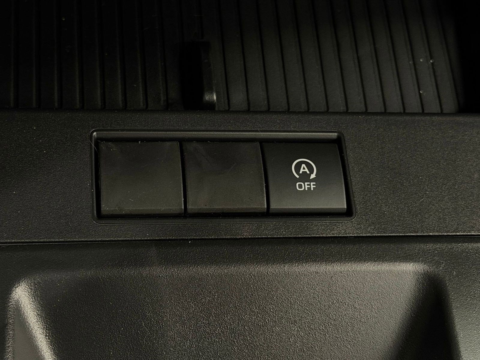 New 2026 Toyota Corolla Cross L image 27