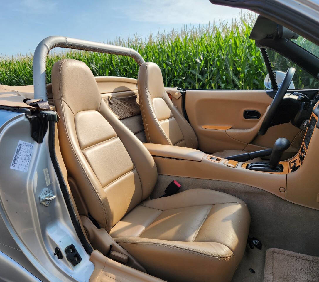 Used 1999 MAZDA MX-5 Miata image 9