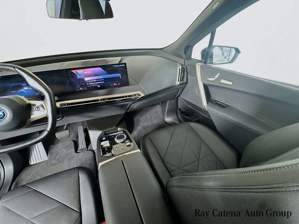 Used 2023 BMW iX xDrive50 w/ Sport Package AWD/4WD image 24