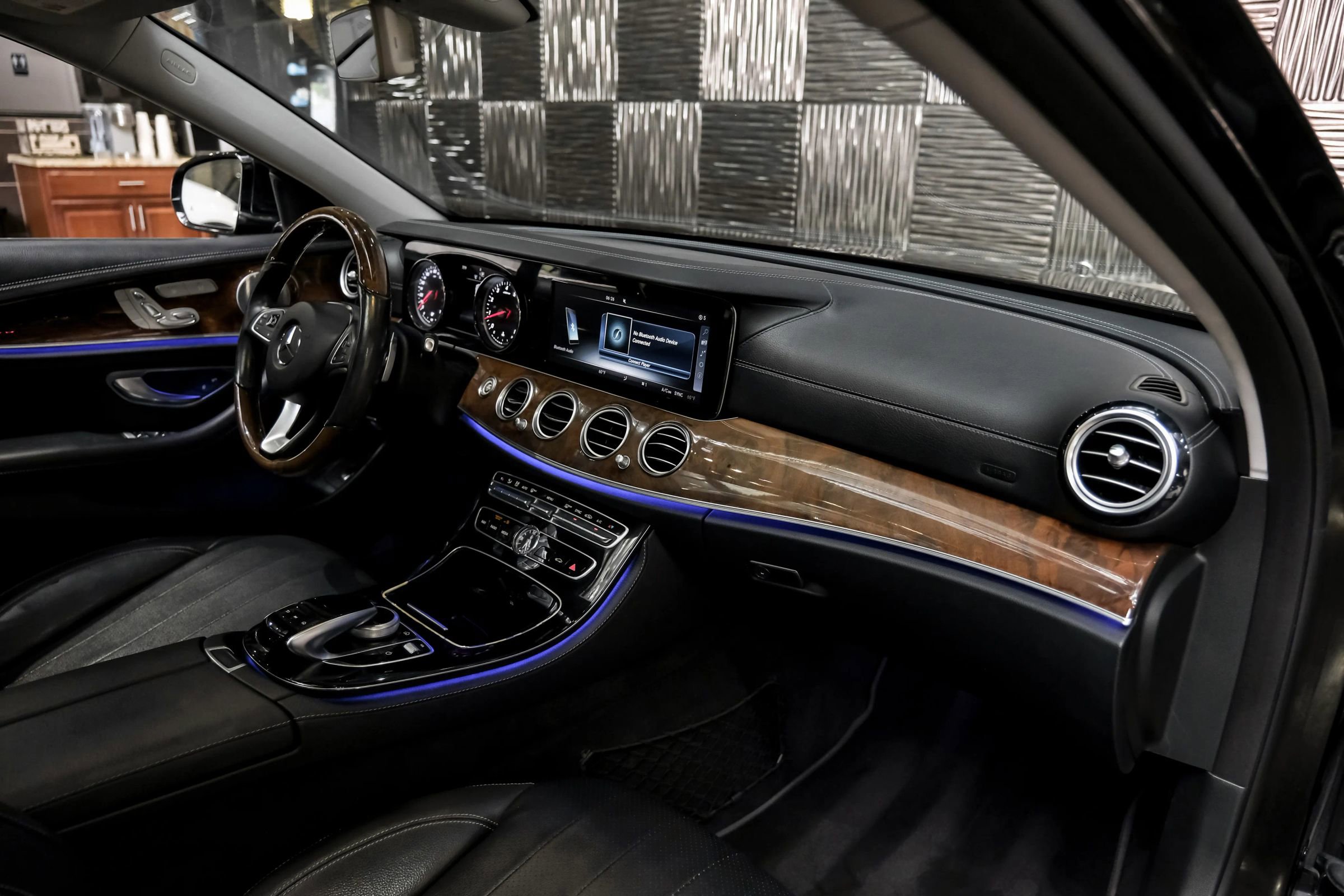 Used 2017 Mercedes-Benz E 300 image 11