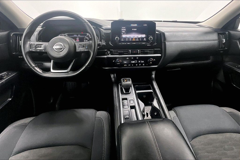 Used 2025 Nissan Pathfinder SV FWD image 15