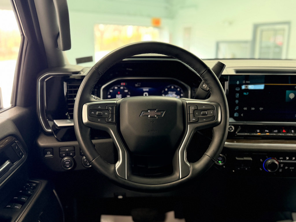 Used 2024 Chevrolet Silverado 2500 LT w/ Midnight Edition image 19