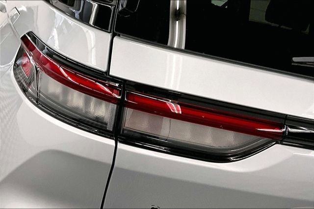 Used 2024 Jeep Grand Cherokee Limited w/ Black Appearance Package image 36