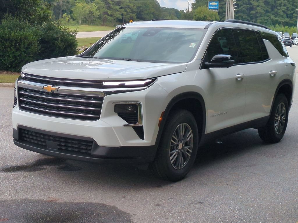 New 2027 Chevrolet Traverse LT w/ Driver Confidence Package FWD image 8