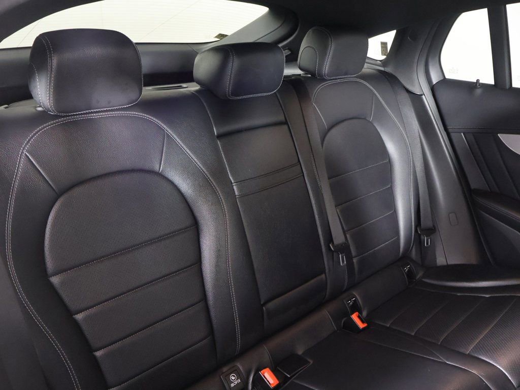 Used 2022 Mercedes-Benz GLC 300 4MATIC Coupe image 31