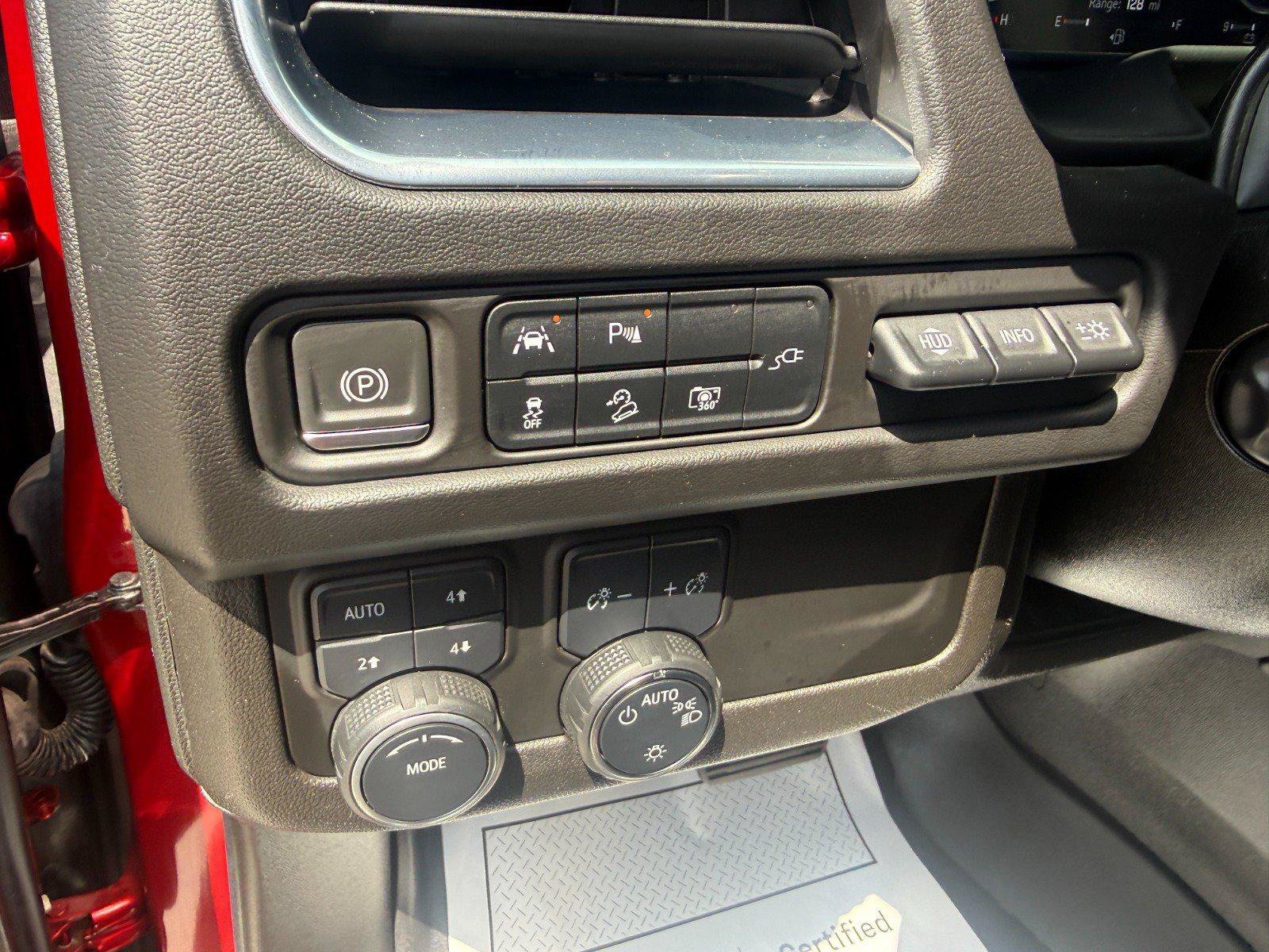 Used 2022 Chevrolet Suburban High Country AWD/4WD image 13