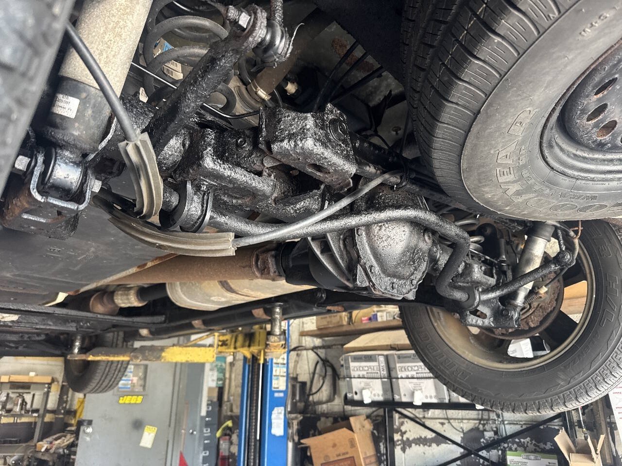Used 2013 Chevrolet Suburban LTZ AWD/4WD image 23